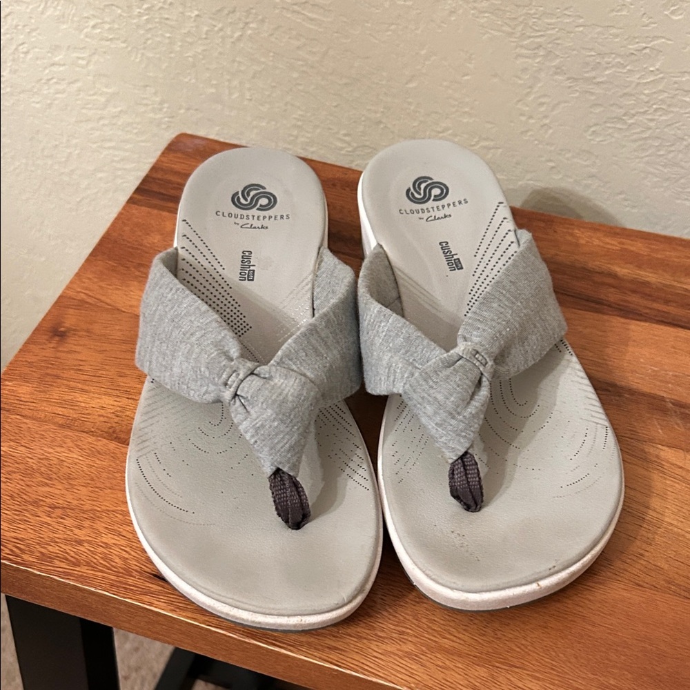 Cloudsteppers by Clarks Gray Knotted Thong Sandals